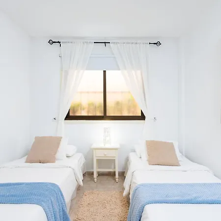 公寓 Home2book Sunny Coastal Getaway